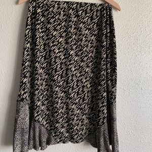 Geometric knee length skirt